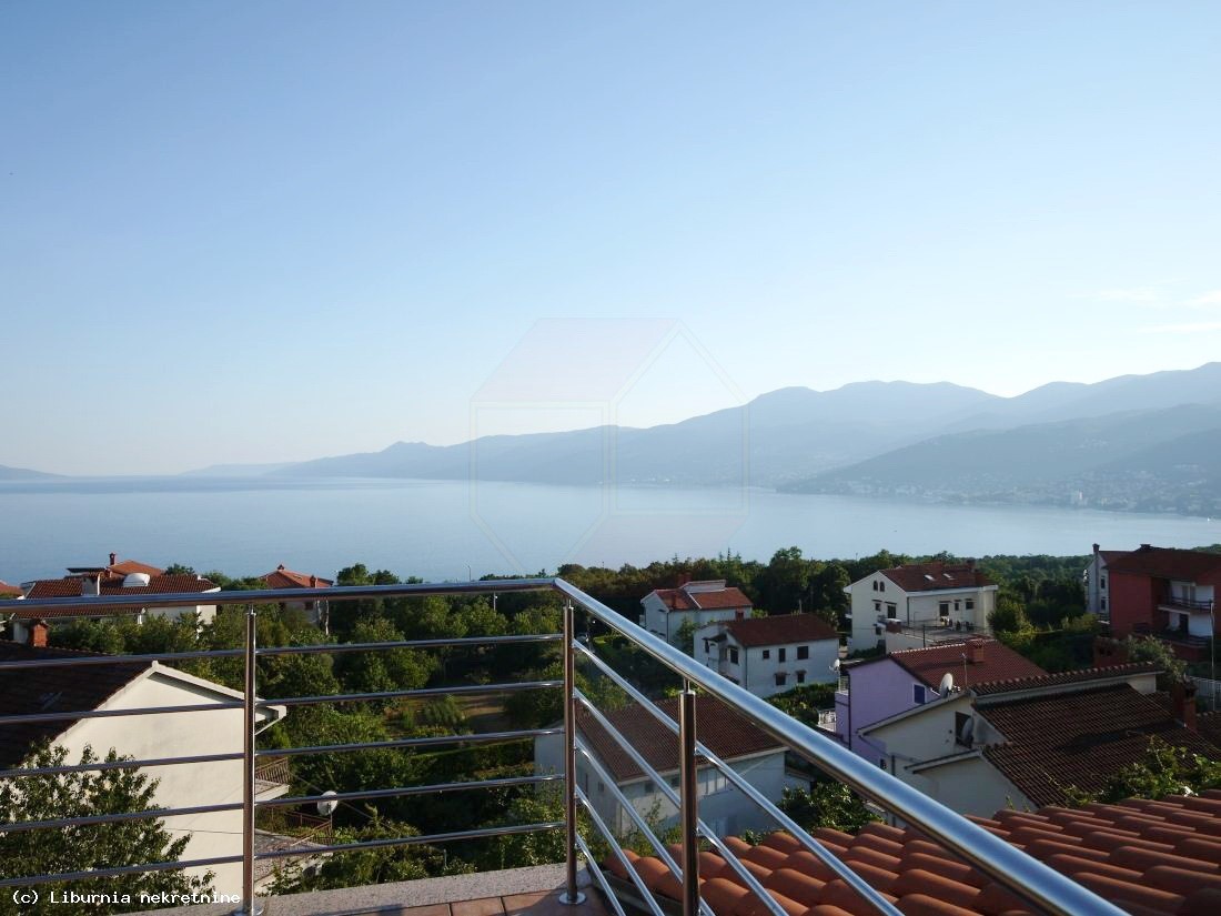 Samostojna hiša, vrt, bazen, pogled na morje